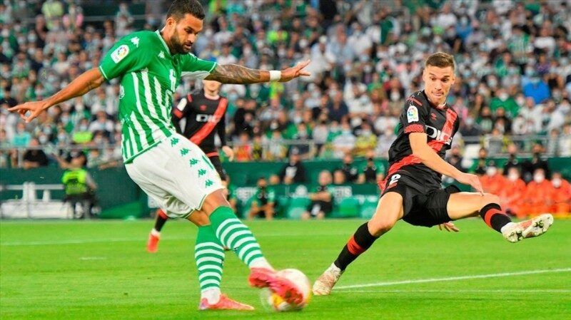 Betis gặp khó khi tiếp đón Sociedad